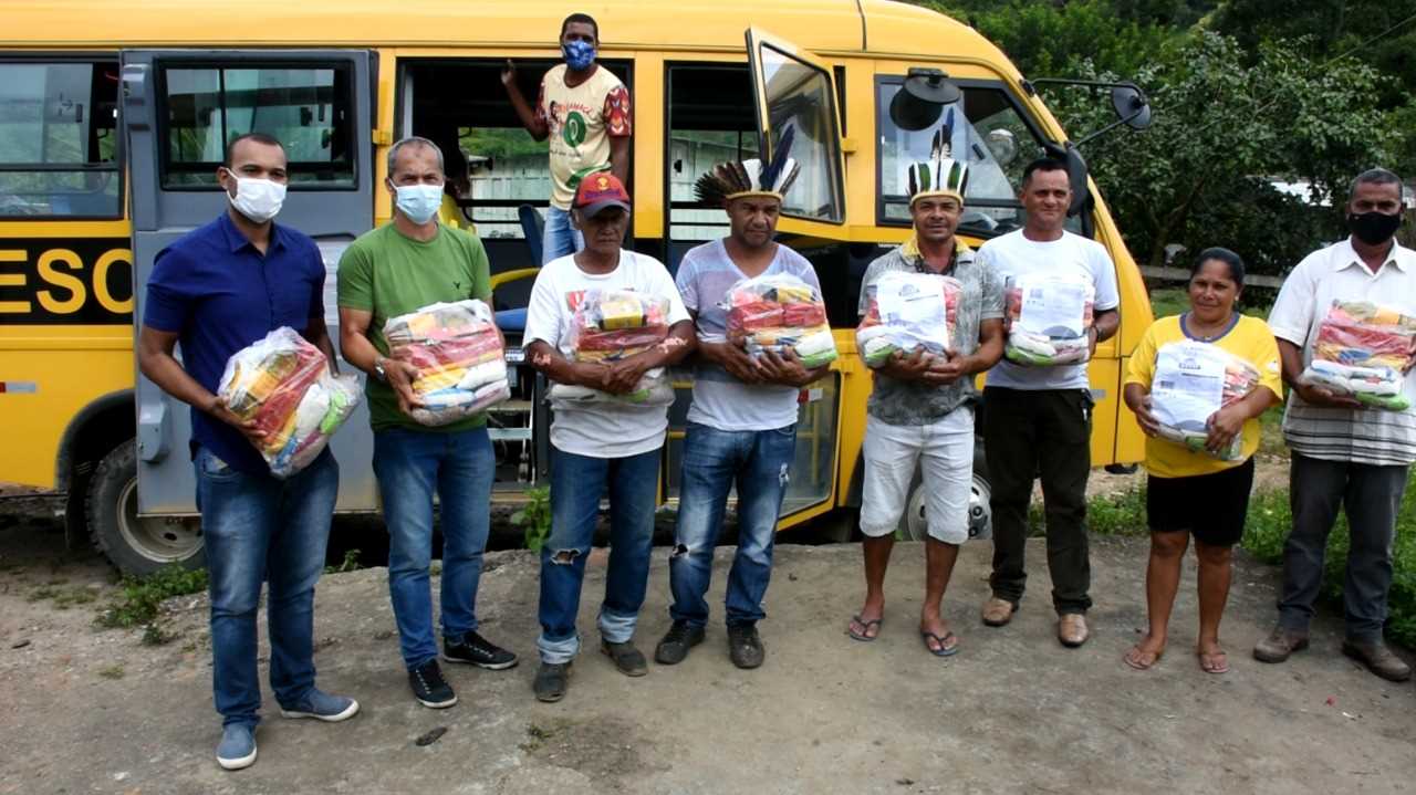 Camacã: Prefeitura realiza entrega de 243 cestas básicas na Aldeia Indígena do Panelão

